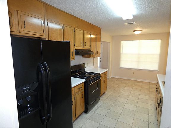 5th image of 3920 Deerwood Cir
