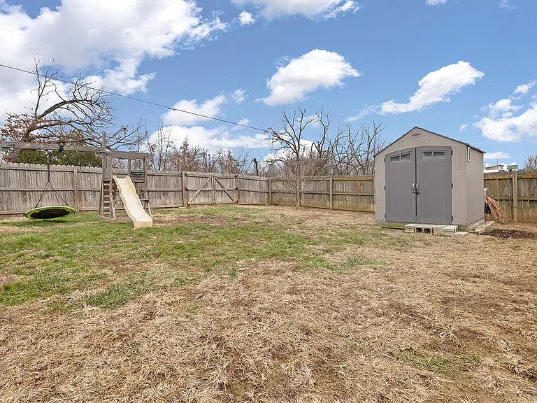 980 S Redwood St — Photo 18