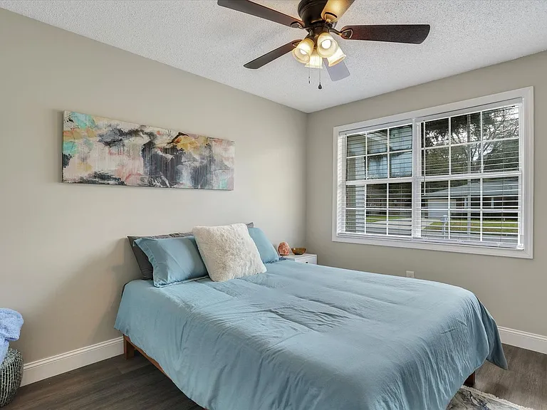 720 Dixon St — Photo 40