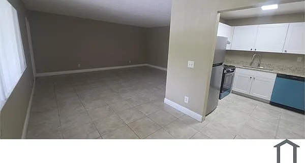 312 Meadows Cir #312 — Photo 2