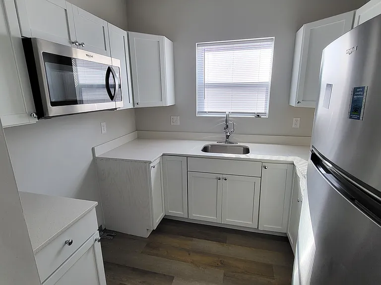 515 N Oxford St #A — Photo 6