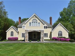 95 Hickory Dr, New Canaan, CT 06840