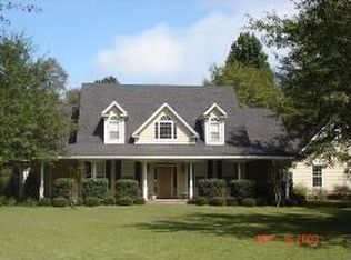 648 Oak Ridge Dr, Nashville, GA 31639