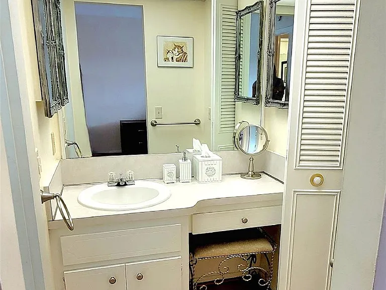 2901 NW 47th Ter #247B — Photo 17