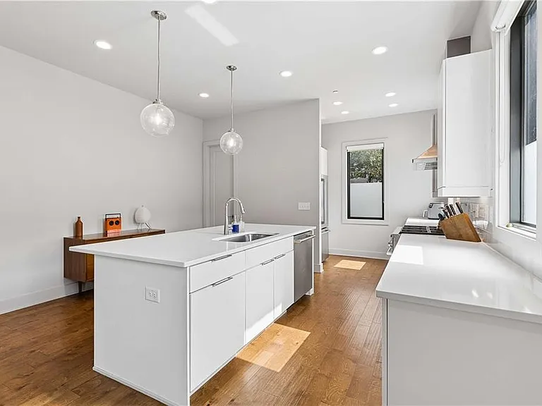 102 City View Ct NE — Photo 9