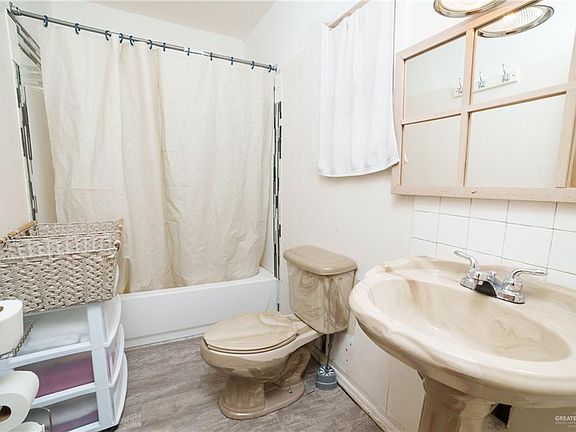 4th image of 6621 Valero Ln
