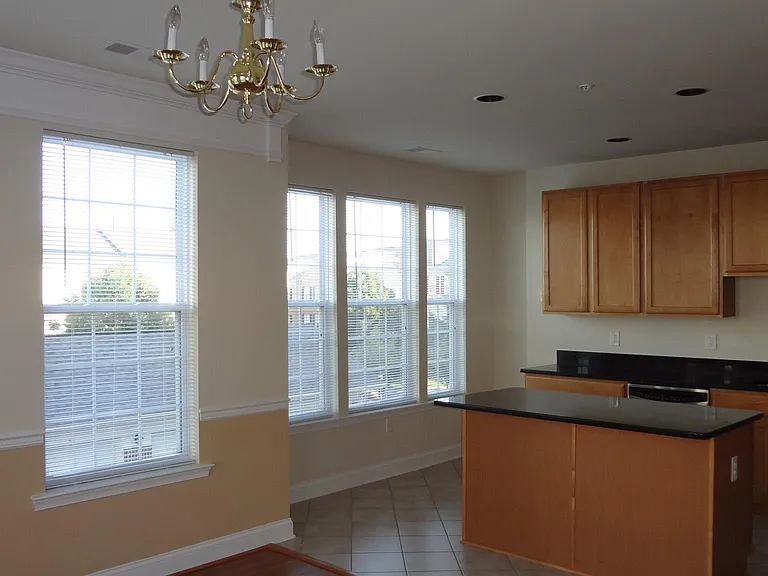 5800 Clipper Ln #203 — Photo 4