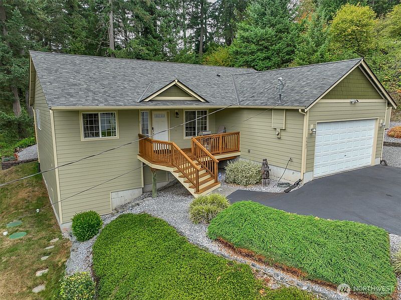3rd image of 2607 Brookdale Road E