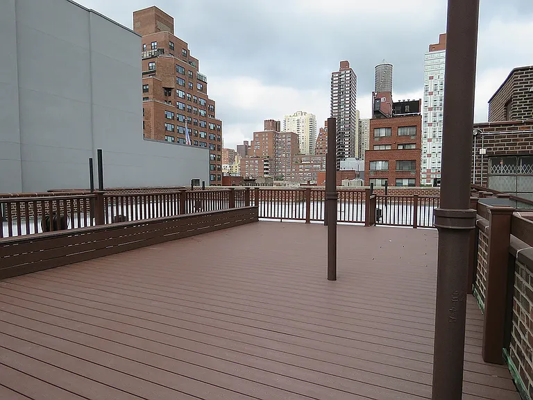 1420 York Ave #4L — Photo 6