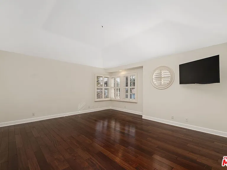 11815 Folkstone Ln — Photo 38
