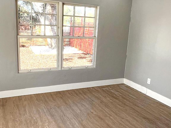 5th image of 290 N Pastoria Ave