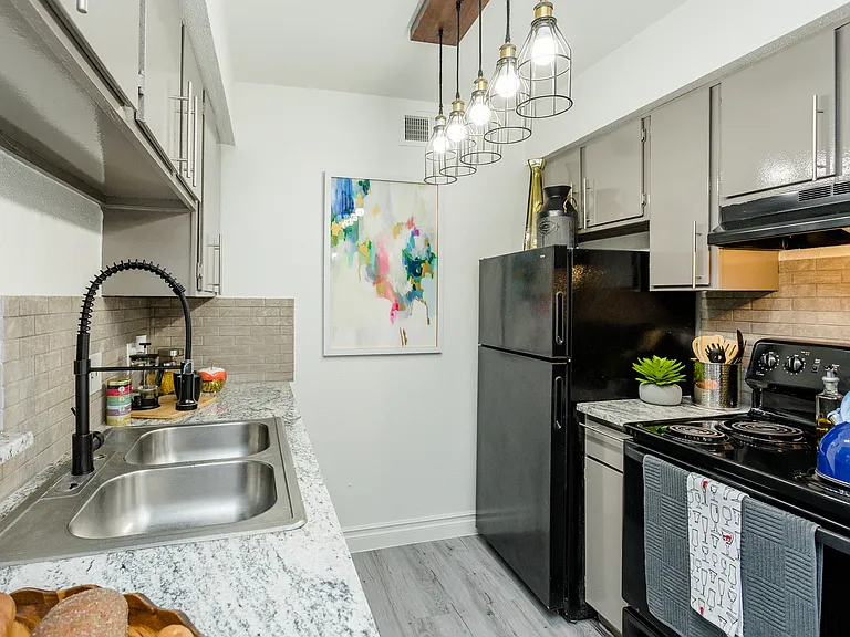 Villa Solano Apartments — Photo 8