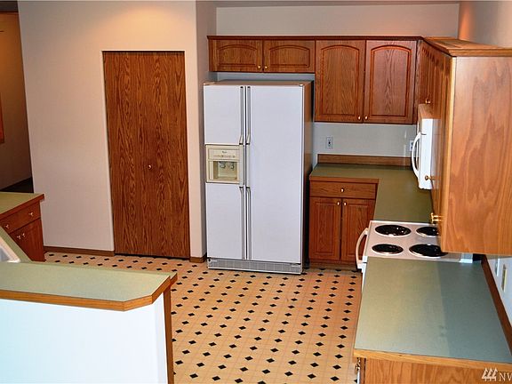 5th image of 10702 184th Ave E