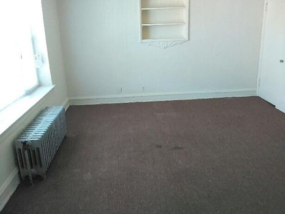 2nd image of 1123 E 82nd St APT 202