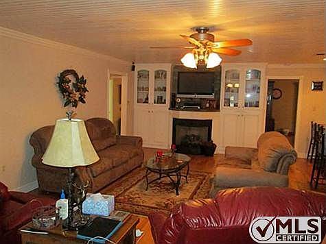 3rd image of 4900 County Road 304