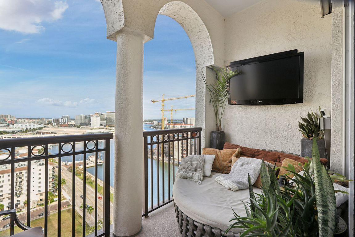 next background image