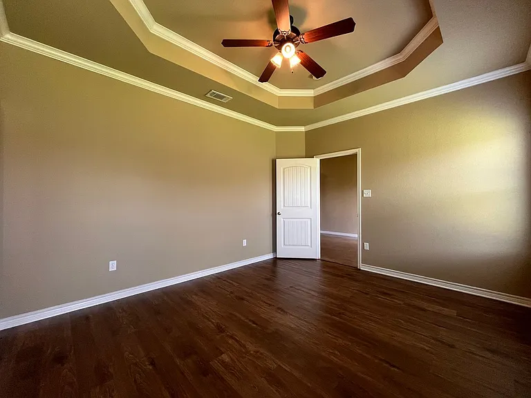 3037 Breton St — Photo 14