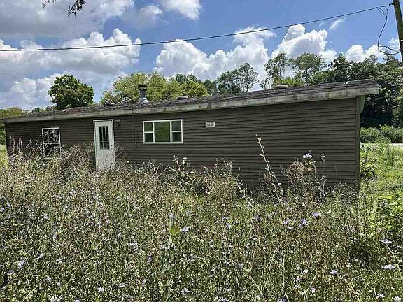 2nd image of 27 Charlie Brown Rd