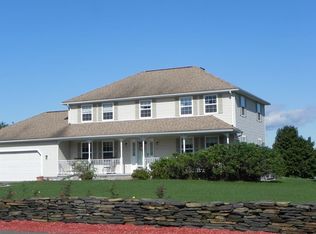 2 Laurel Dr, Easthampton, MA 01027