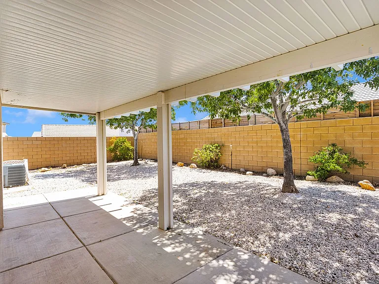 13085 Camden Ln — Photo 24
