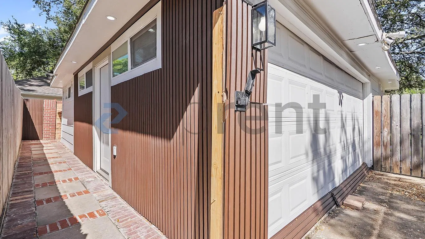 2 bed, 1000 sqft, $1,800 — Photo 2