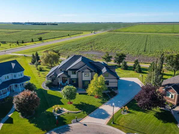 4856 2nd St SW, Moorhead, MN 56560