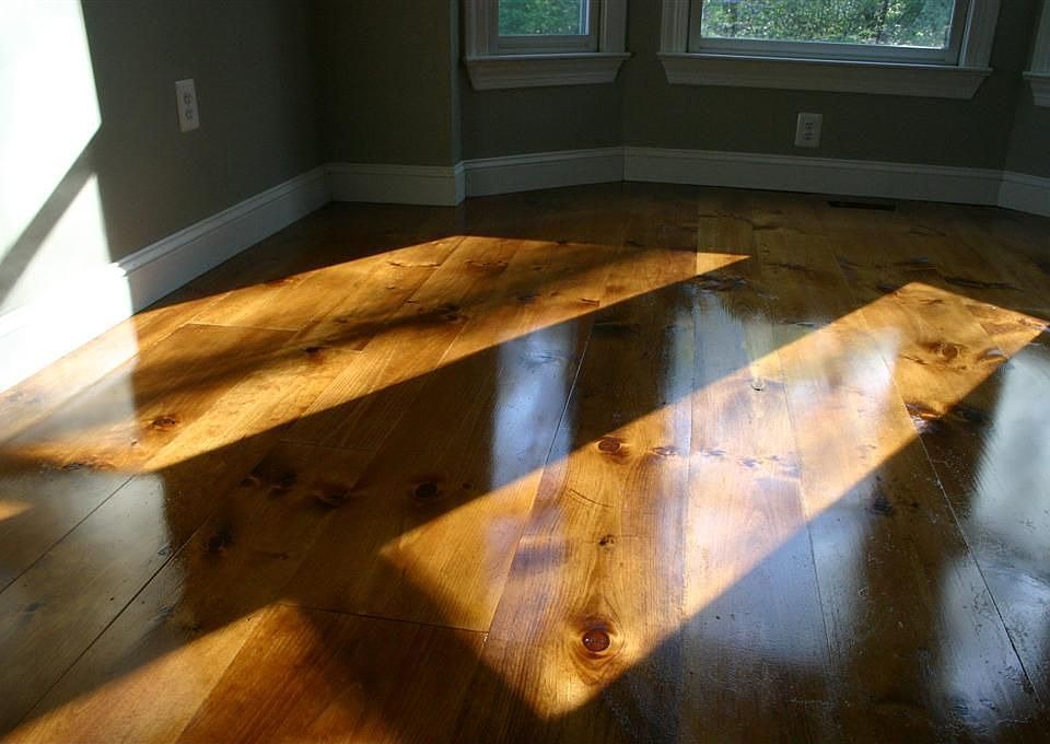 Close-up of dining room floor