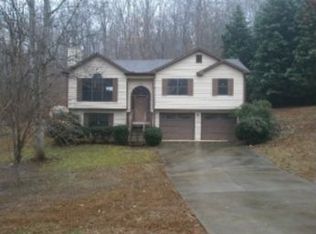4312 Falcon Crest Dr, Flowery Branch, GA 30542