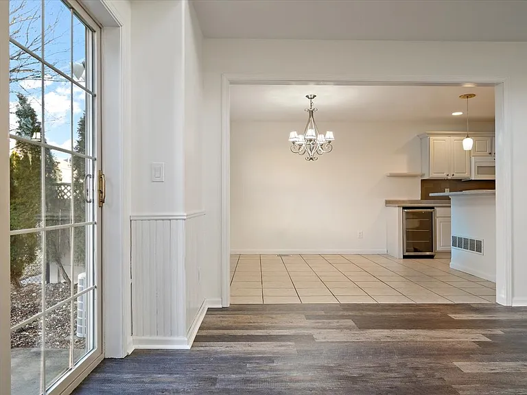 1200 Heron Dr — Photo 6