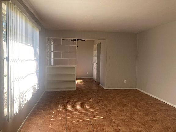 3rd image of 938 E San Miguel Ave