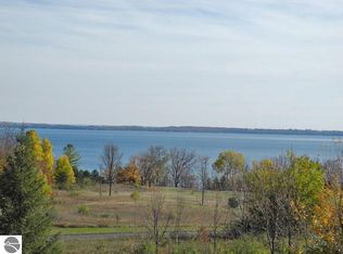 2121 N Belanger Creek Dr, Suttons Bay, MI