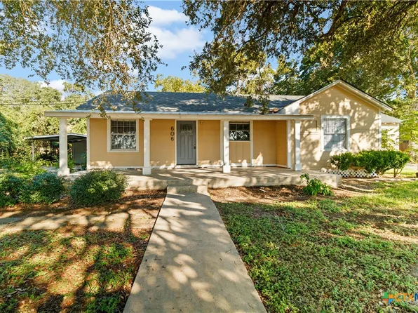 606 W Gayle St, Edna, TX 77957