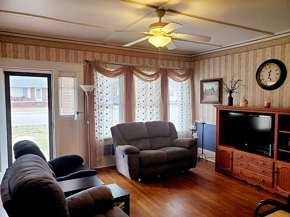 5th image of 805 McDonald Ave