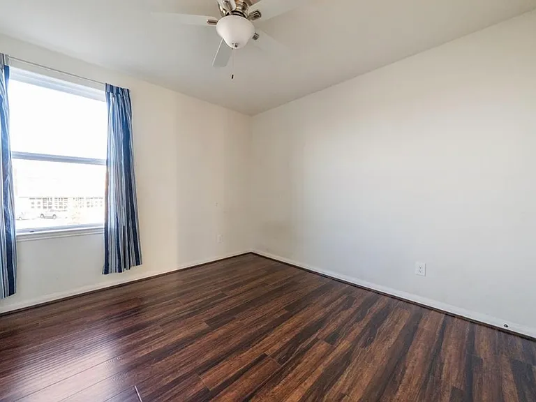 9439 Grand Spark Dr — Photo 15