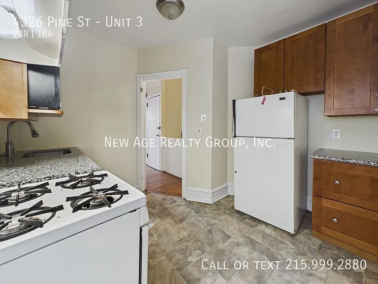 4326 Pine St #3 — Photo 2