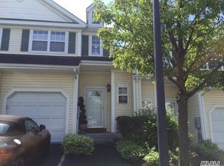 24 Chelsea Dr, Smithtown, NY 11787