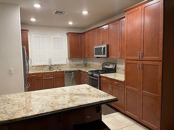 3rd image of 1113 Dennington Pl