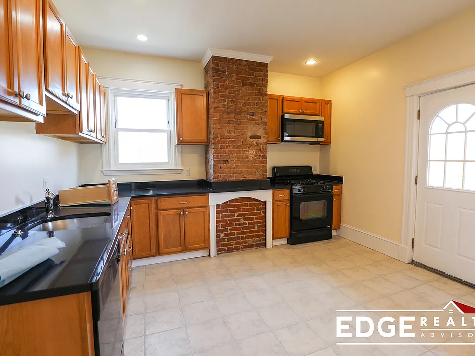 74 Aldie St #1