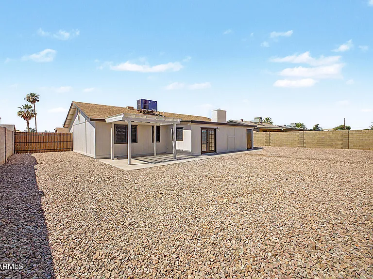 9010 W Griswold Rd — Photo 34