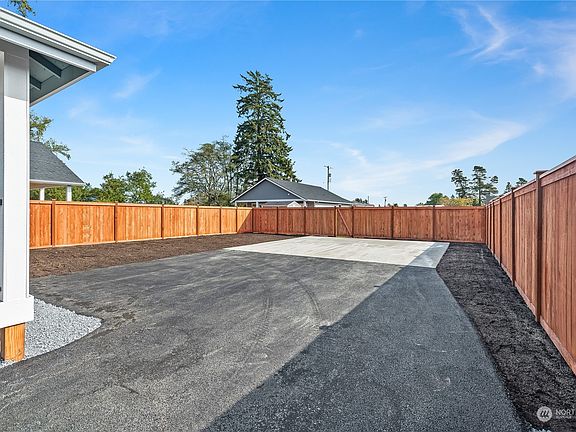 2nd image of 909 S Melbourne Street