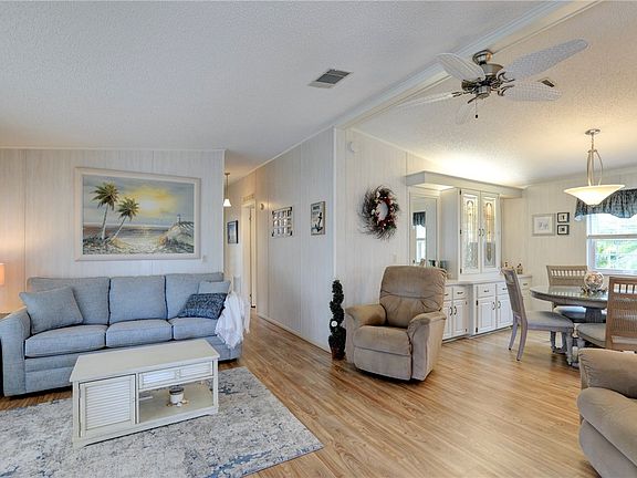 5th image of 456 Dolphin Cir