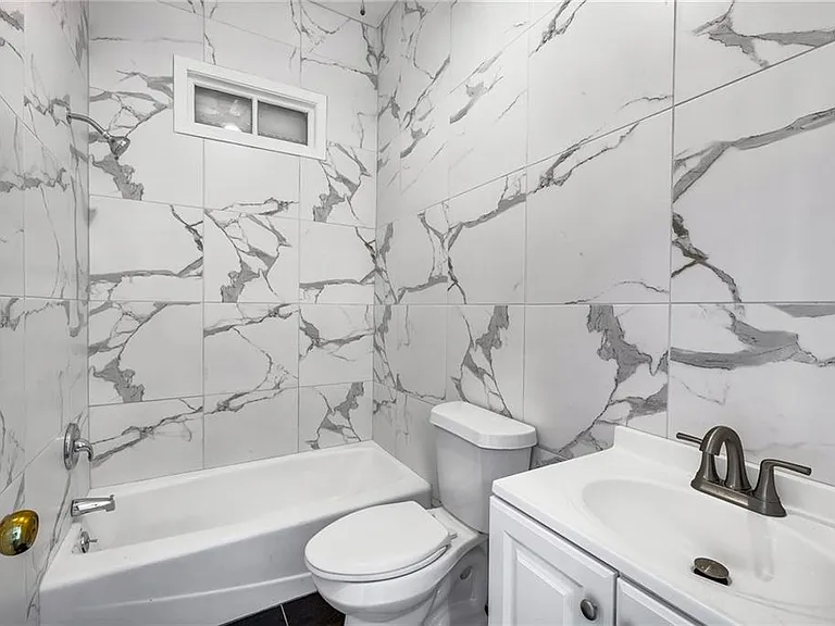 660 Queen St SW #A — Photo 26