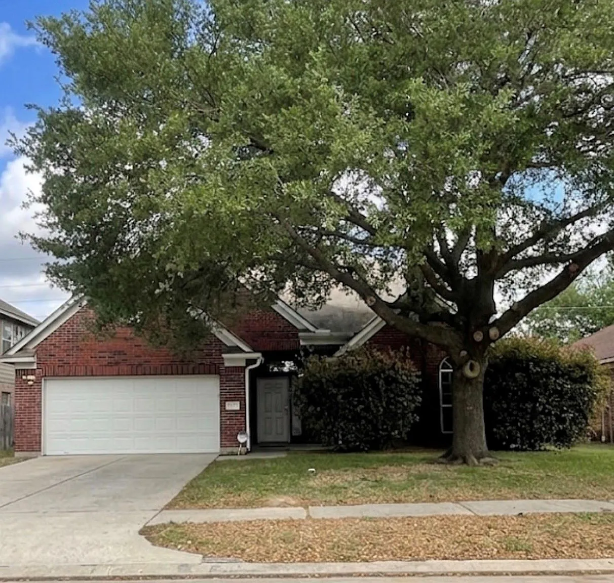4 bed, 2.5 bath, 2656 sqft, $2,500 — Photo 1