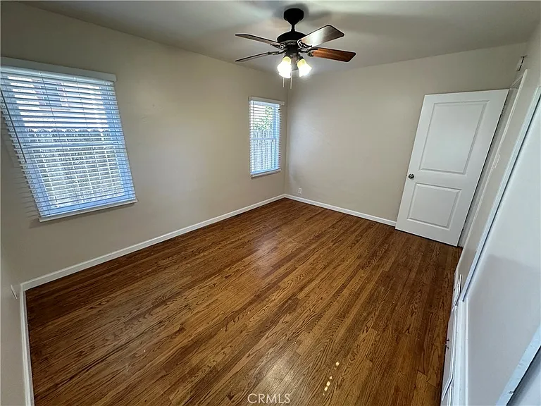 210 S Bush St — Photo 36