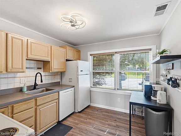 5th image of 1208 Lear Ct