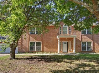 10313 Gray Oak Ln, Fort Worth, TX 76108