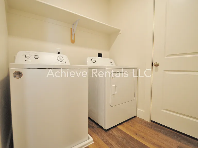 2038 N 380 E — Photo 12