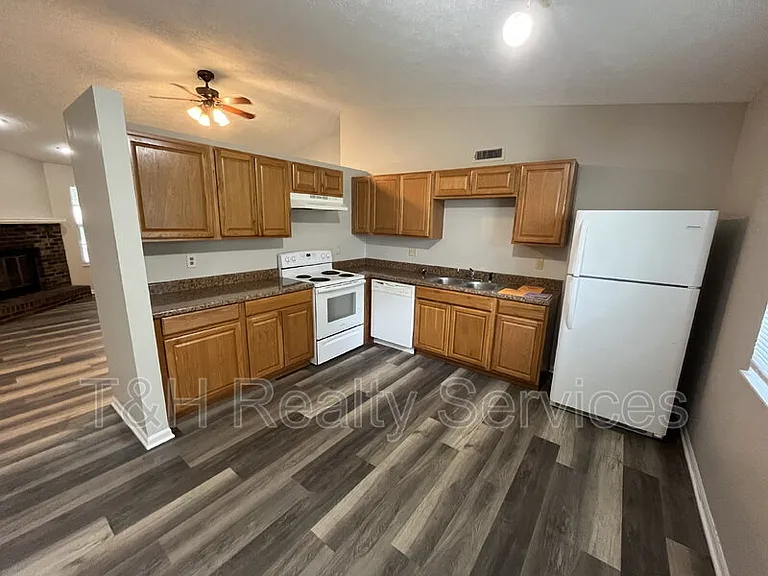 8114 Jade Ct — Photo 6