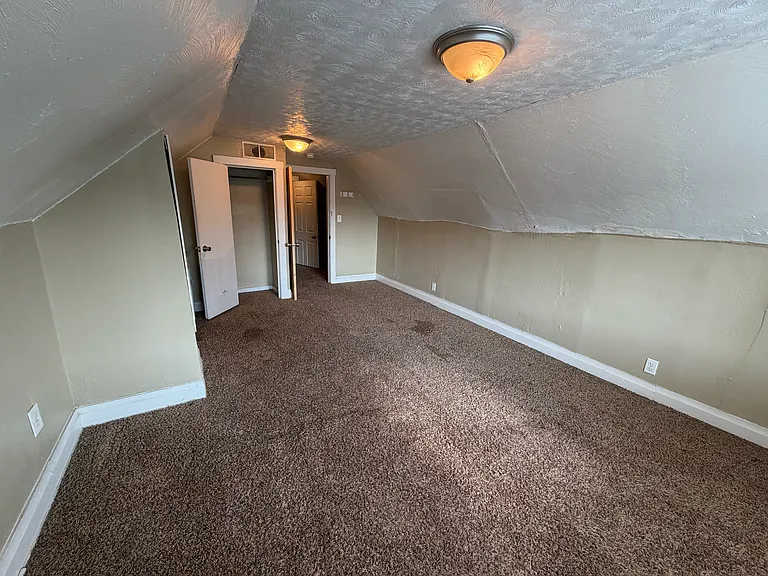 1490 Indianola Ave #1 — Photo 18