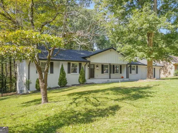 2115 Tudor Castle Cir, Decatur, GA 30035